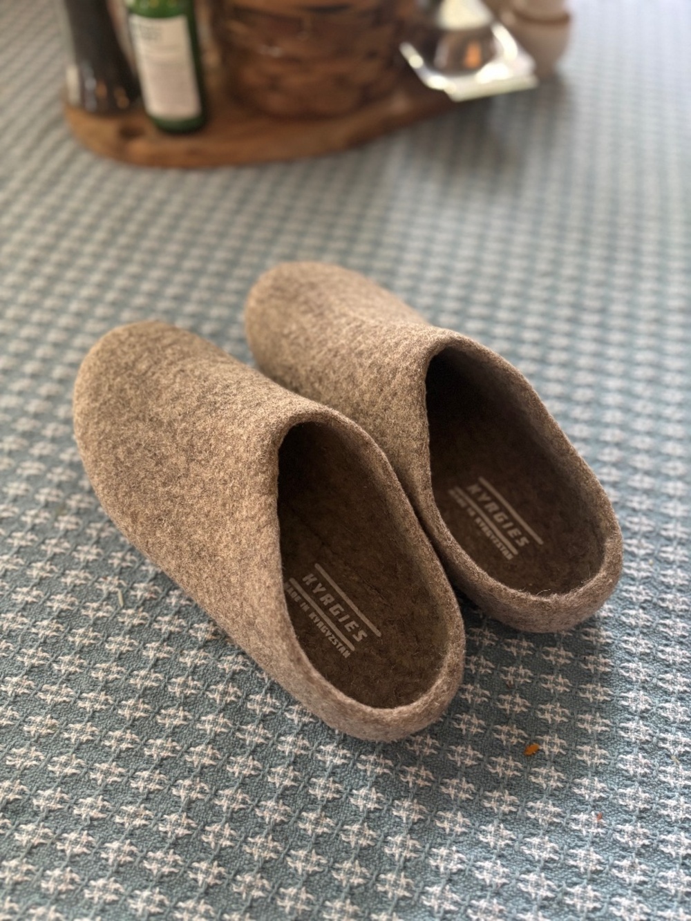 Kyrgies Classic Oatmeal Slippers 39 EU | 8.5/9